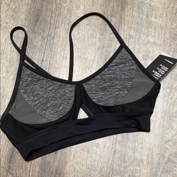 NWT underarmour sports bra - Picture 1 of 1